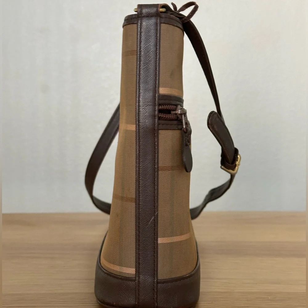 Burberrys Shouder Bag - Picture 4 of 15